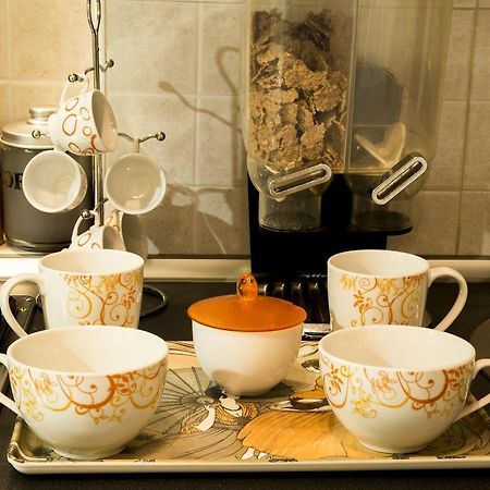 Al Centro E Meglio B&B Νάπολη Εξωτερικό φωτογραφία