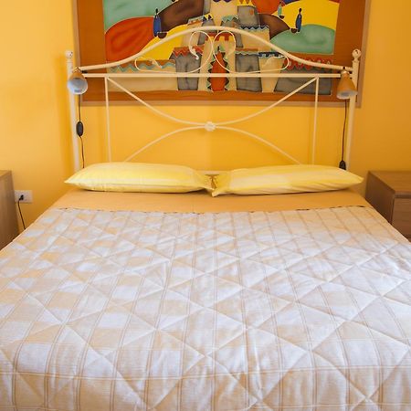 Al Centro E Meglio B&B Νάπολη Εξωτερικό φωτογραφία