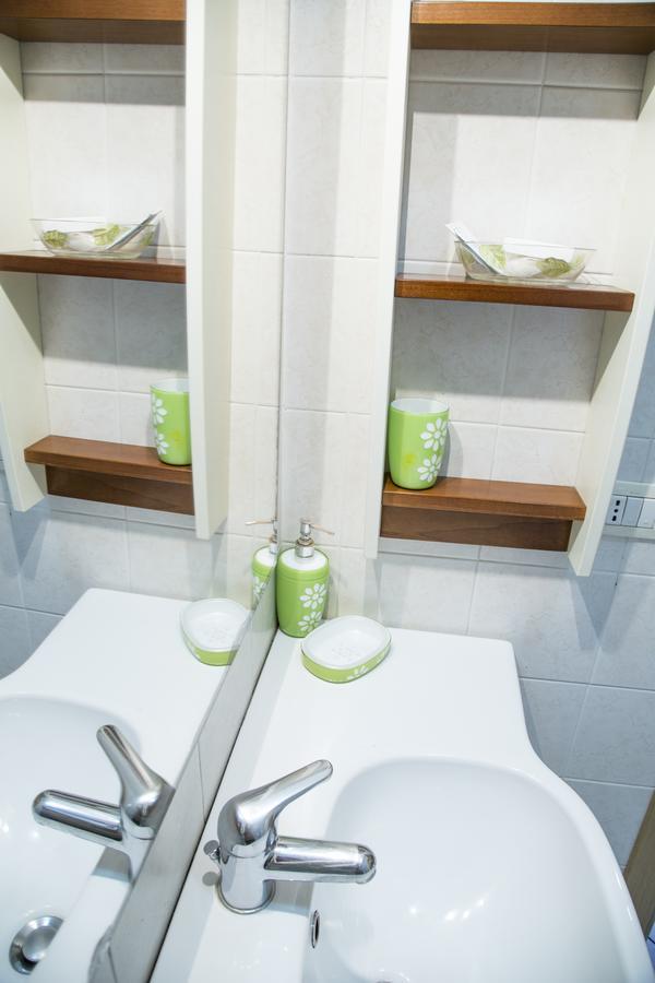 Al Centro E Meglio B&B Νάπολη Εξωτερικό φωτογραφία