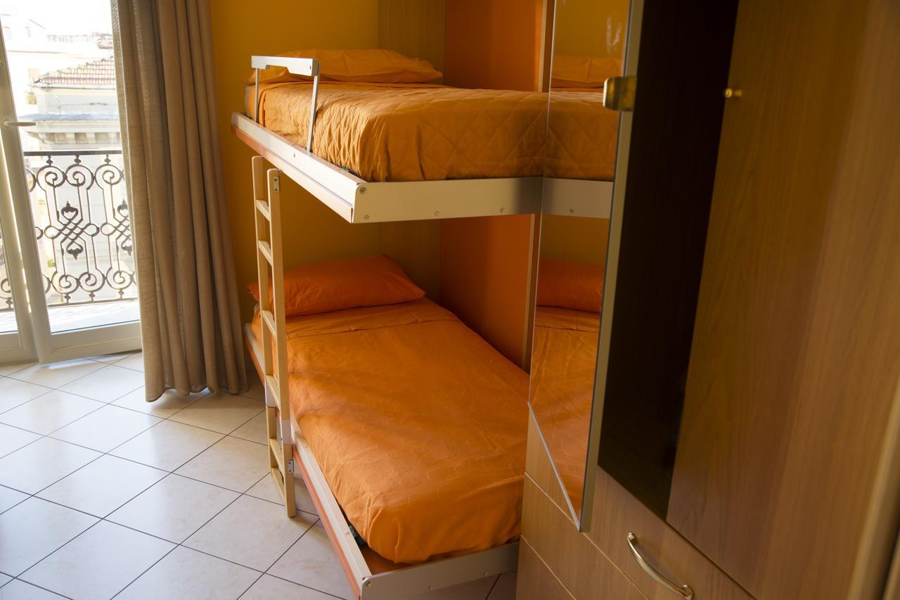 Al Centro E Meglio B&B Νάπολη Εξωτερικό φωτογραφία
