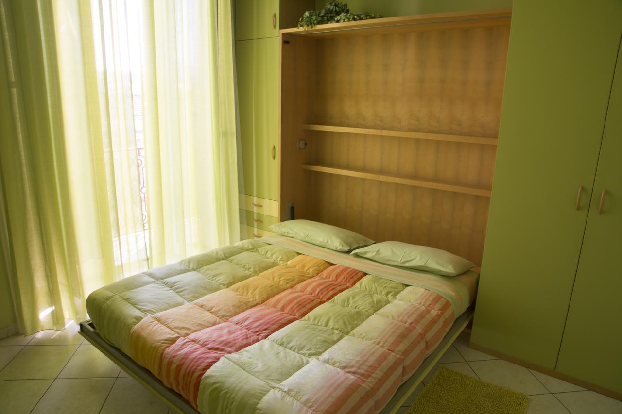 Al Centro E Meglio B&B Νάπολη Εξωτερικό φωτογραφία