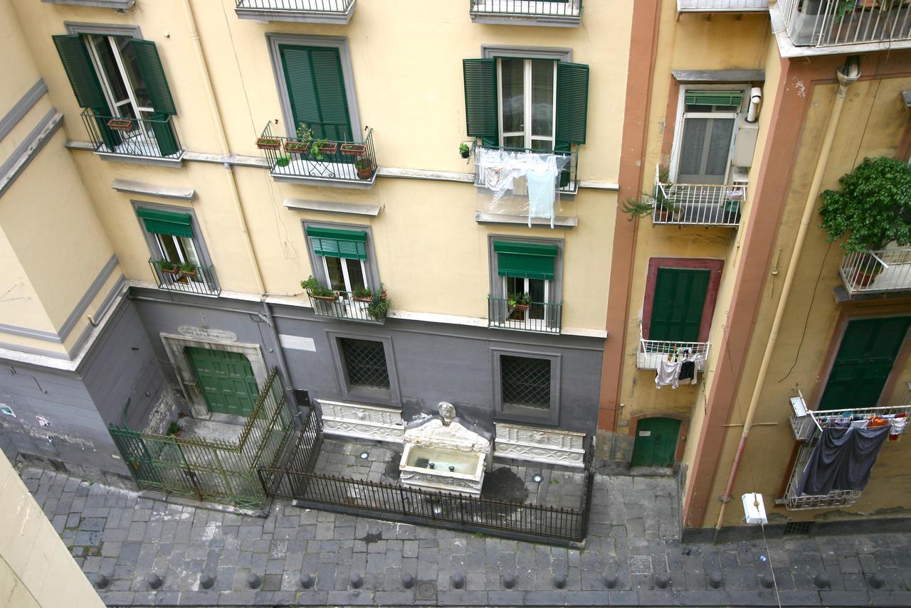 Al Centro E Meglio B&B Νάπολη Εξωτερικό φωτογραφία