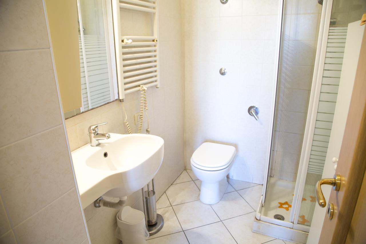 Al Centro E Meglio B&B Νάπολη Εξωτερικό φωτογραφία