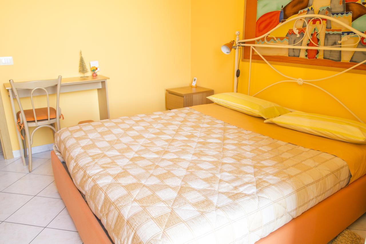 Al Centro E Meglio B&B Νάπολη Εξωτερικό φωτογραφία