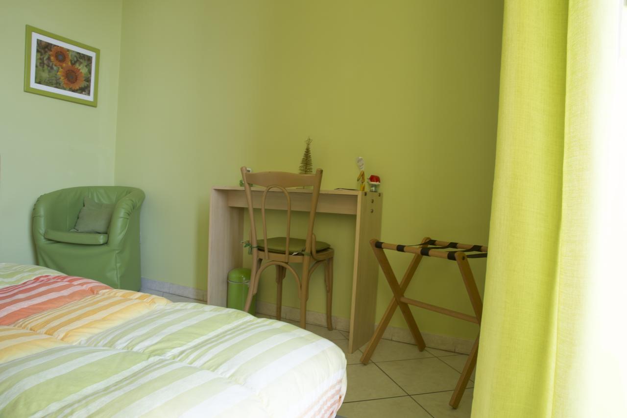 Al Centro E Meglio B&B Νάπολη Εξωτερικό φωτογραφία