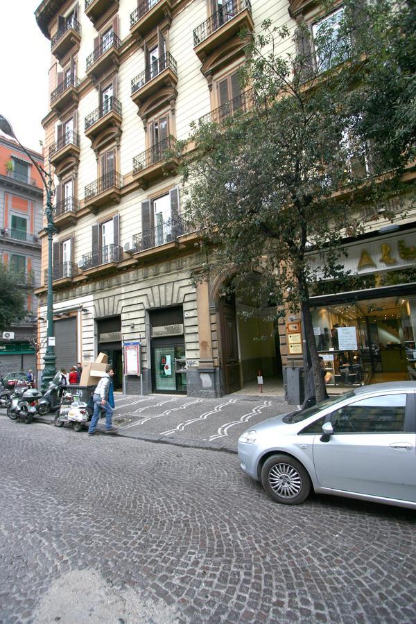 Al Centro E Meglio B&B Νάπολη Εξωτερικό φωτογραφία