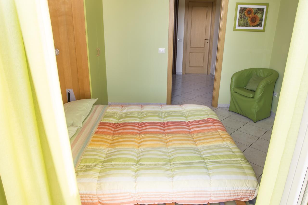 Al Centro E Meglio B&B Νάπολη Εξωτερικό φωτογραφία
