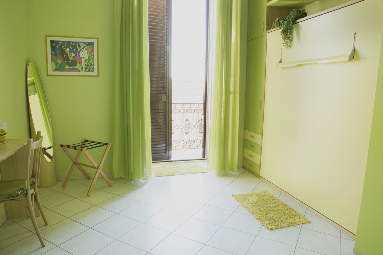 Al Centro E Meglio B&B Νάπολη Εξωτερικό φωτογραφία