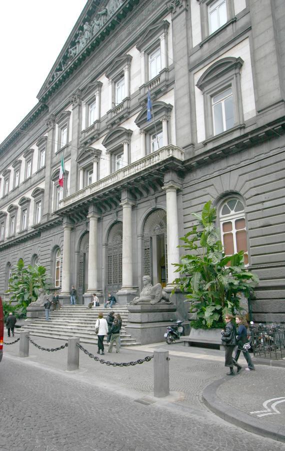 Al Centro E Meglio B&B Νάπολη Εξωτερικό φωτογραφία